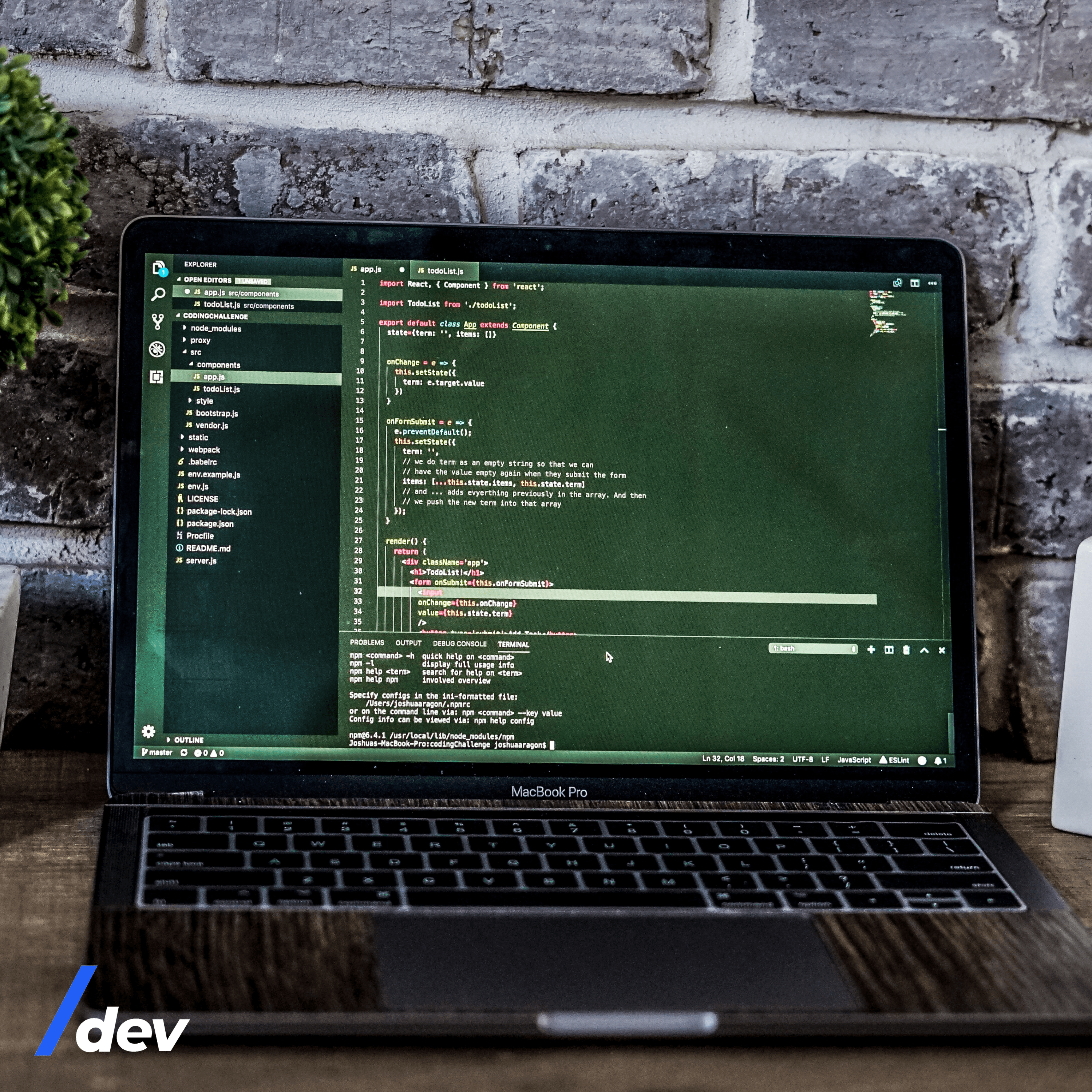 Next.JS vs. Traditional React: The Evolution of Web Development